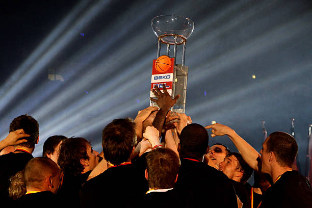 亚的胜利 亚的胜利