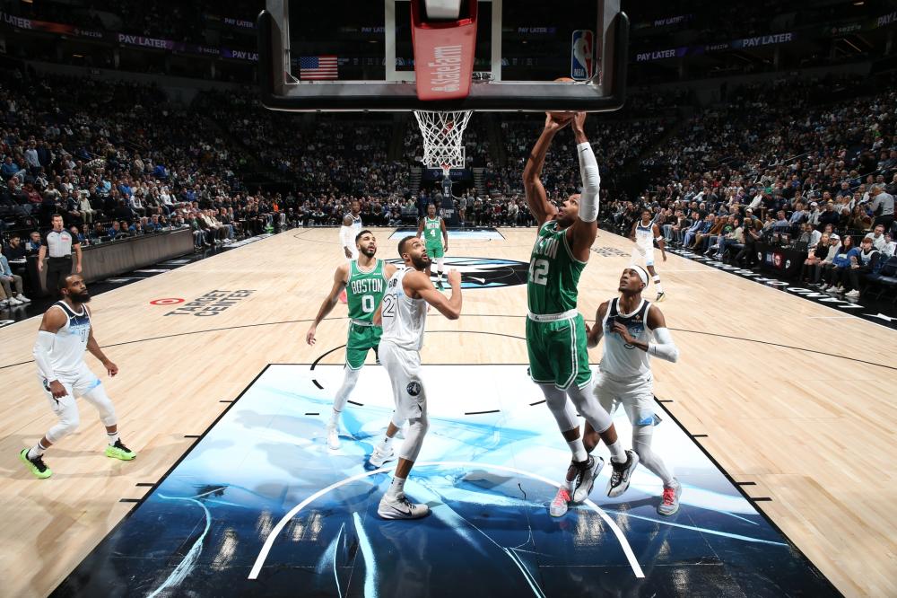 复出首节状态不佳！浓眉登场7分钟3中0得到0分（复出首节低迷，浓眉7分钟3投不中交出0分）